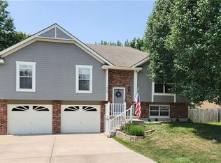 904 Oak Rdg, Kearney, MO 64060
