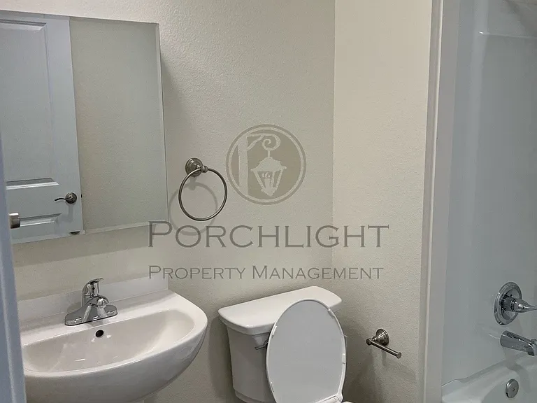 112 Blair Dr — Photo 23