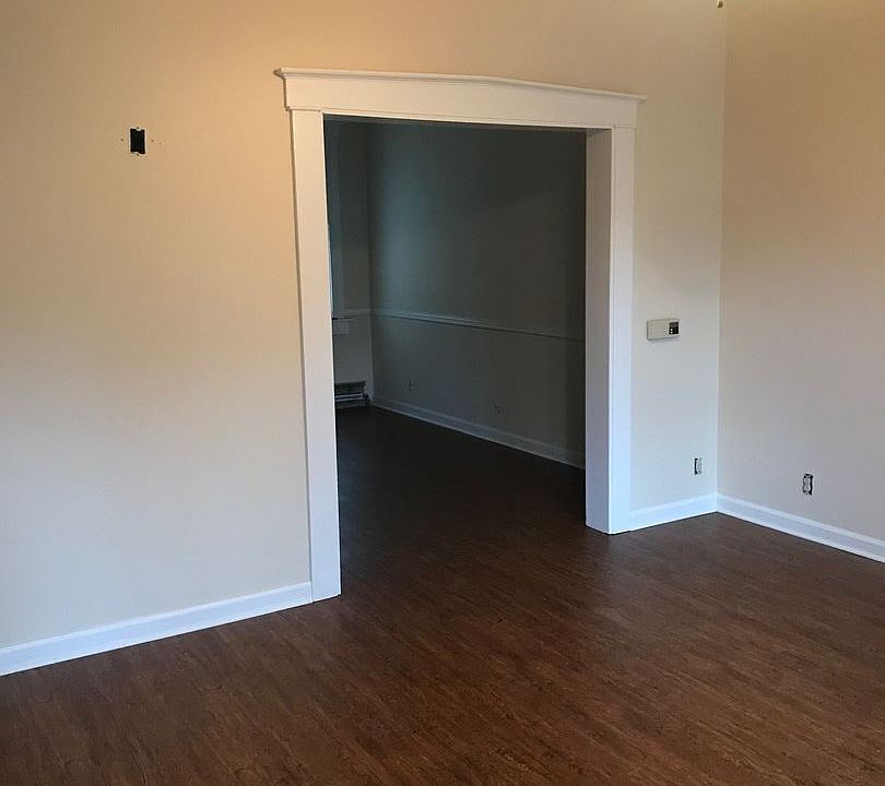 2nd image of 456 Poplar St