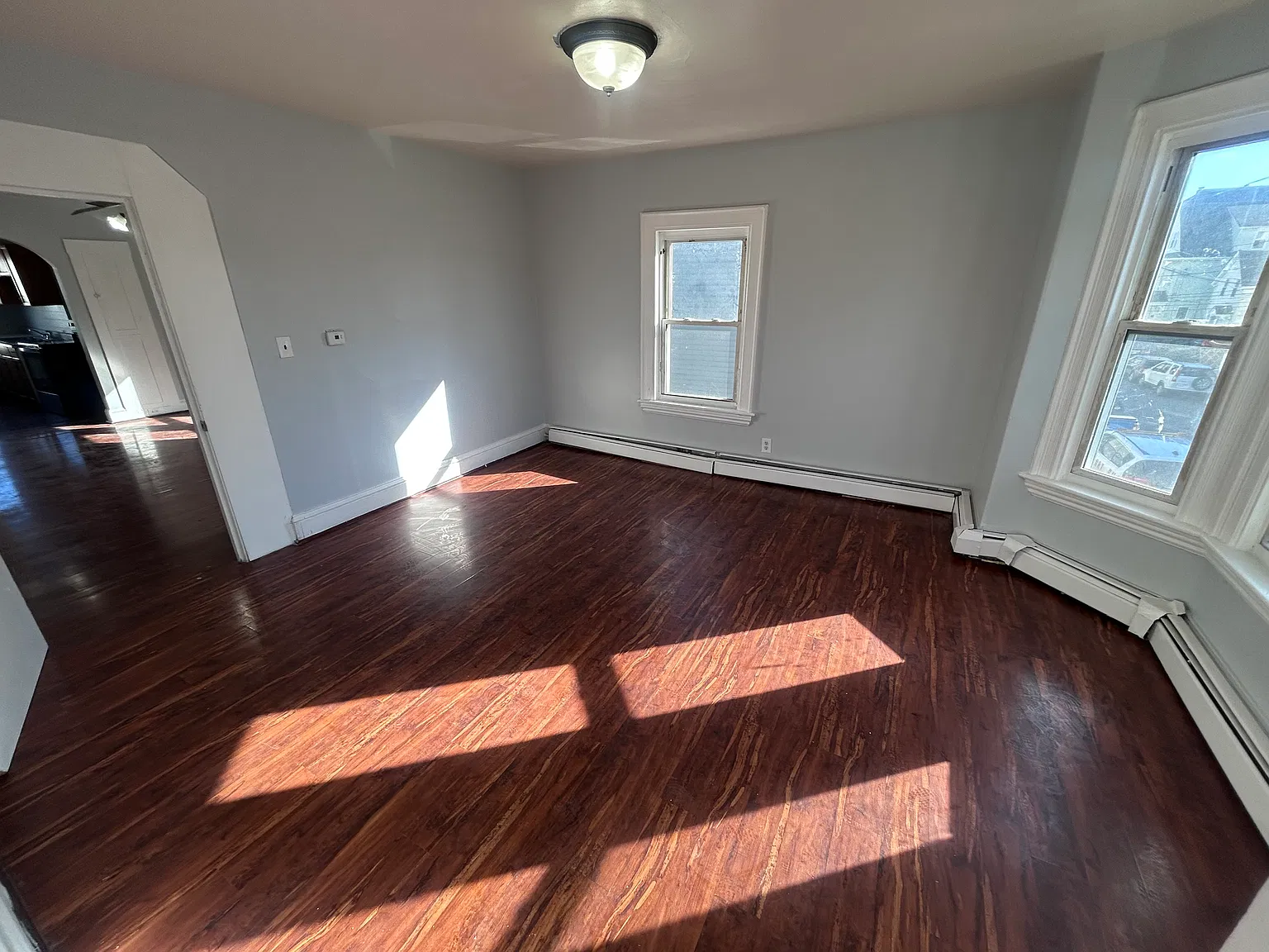 3 bed, 1025 sqft, $2,800 — Photo 2