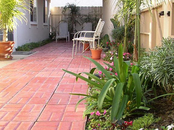 Court yard behind front gate