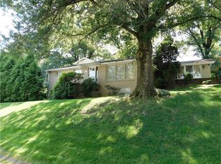 11 Wisteria Dr, Pittsburgh, PA 15235