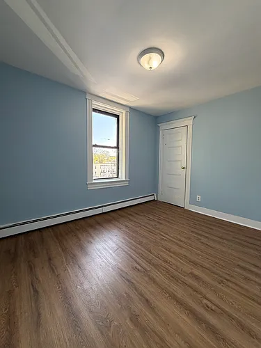 176 Oak St Photo 1