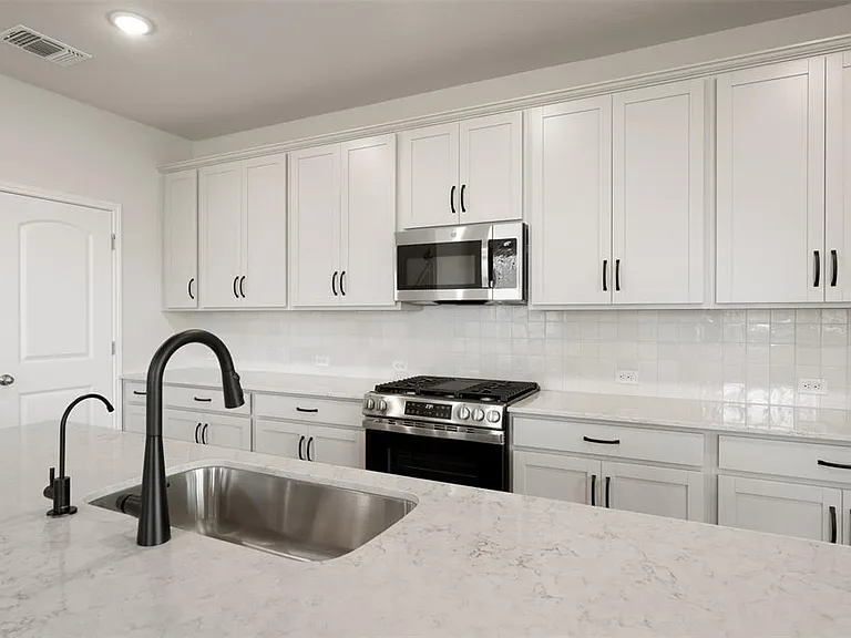 113 Coleto Trl — Photo 14