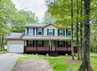 2149 Valley View Dr, Bushkill, PA 18324