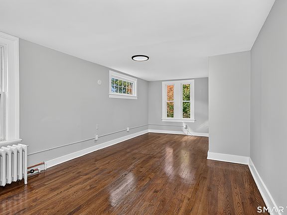 5th image of 696 High Street