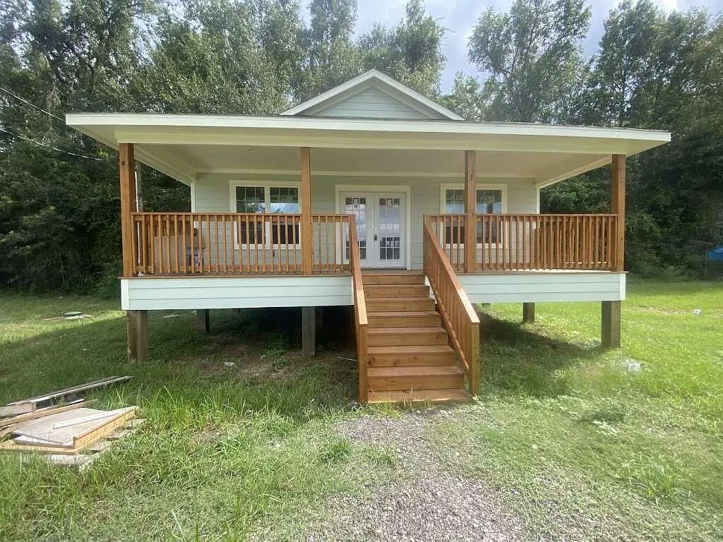 3 bed, 2.0 bath, $1,549 — Photo 2