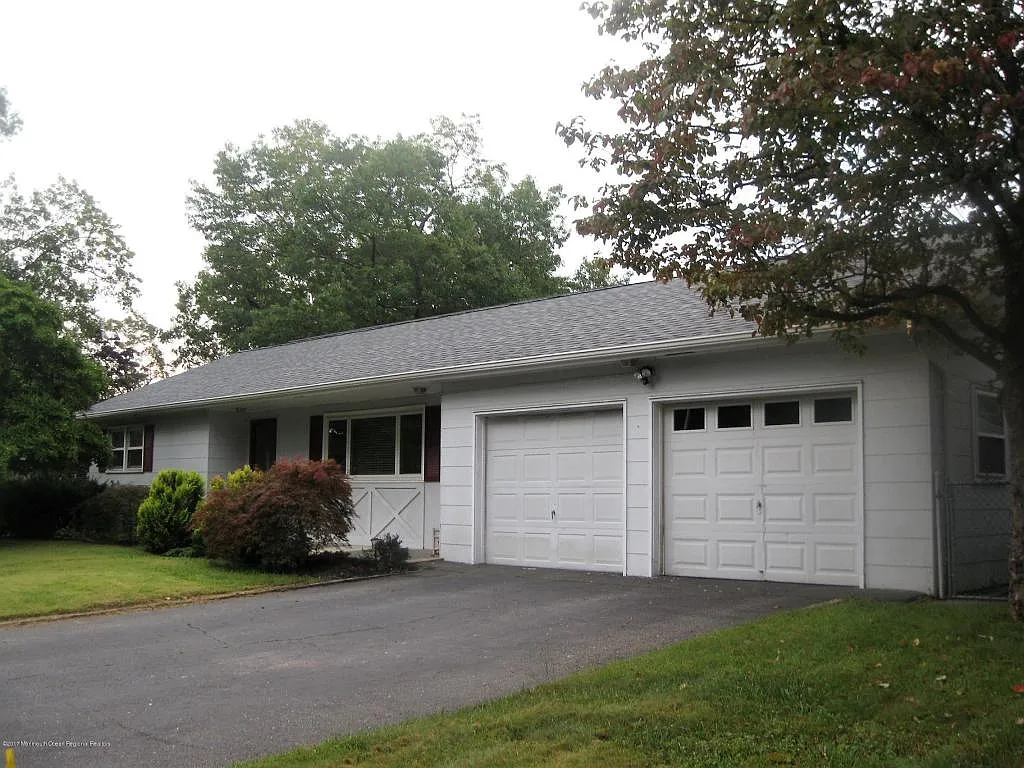 821 Chelsea St photo 1