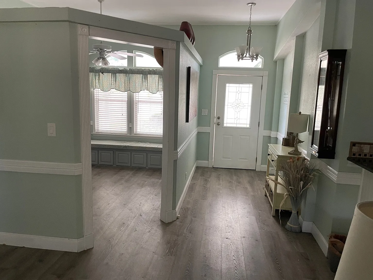 3 bed, 2144 sqft, $2,200 — Photo 2