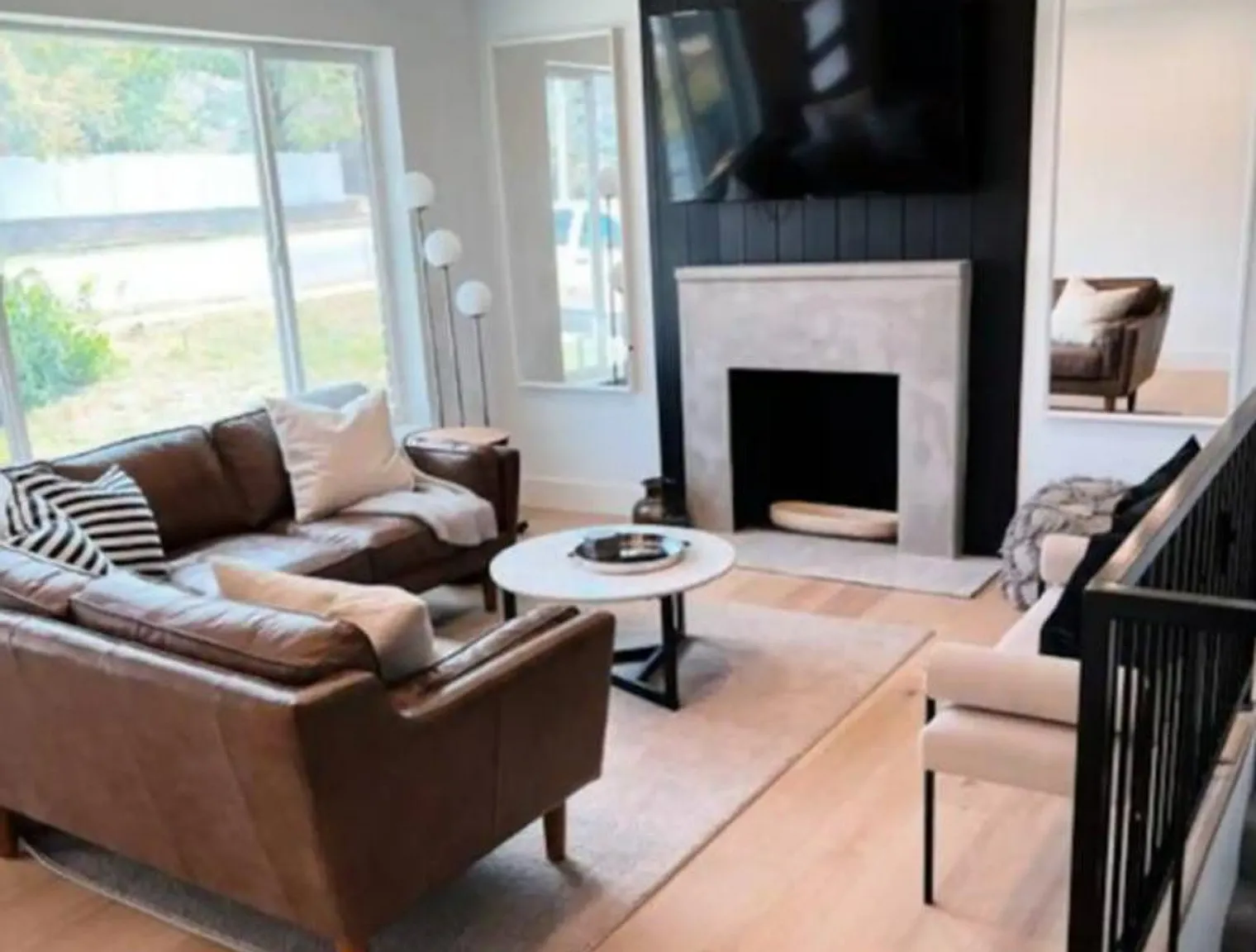 3 bed, 2.0 bath, 1506 sqft, $3,342 — Photo 3