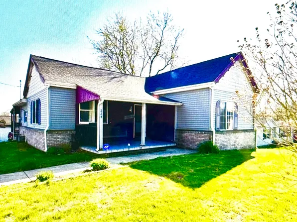 224 E South St, Bainbridge, IN 46105