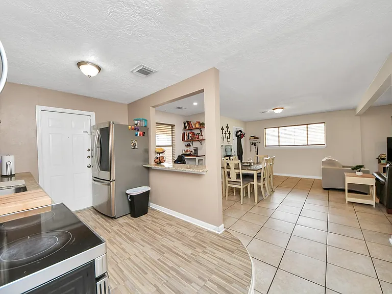 2806 Oak Dr — Photo 17
