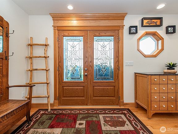 4th image of 411 Greywolf Road