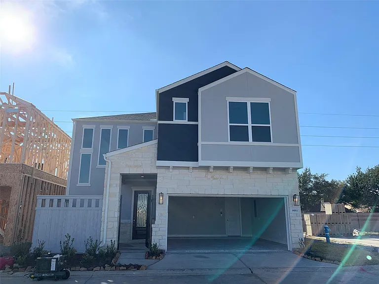 9911 Prairie Silo Ln — Photo 1