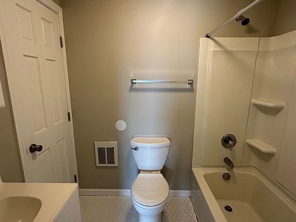 3rd image of 1175 Chapel St #505