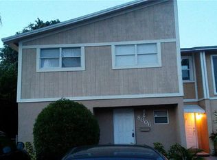 8006 SW 6th St, North Lauderdale, FL 33068