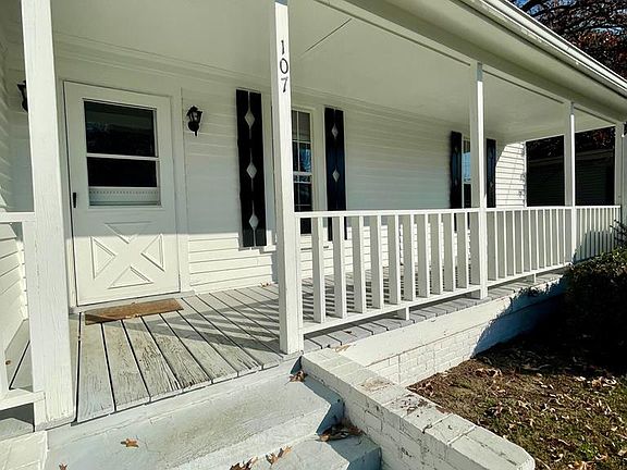 4th image of 107 E Main St