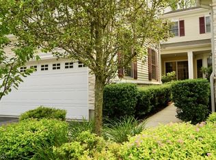 3 Love Ln, Roseland, NJ 07068