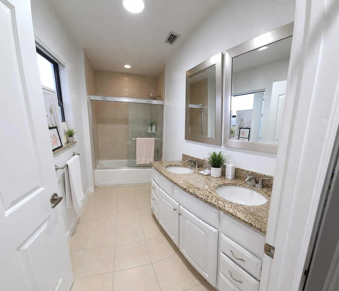 3 bed, 3.5 bath, 1848 sqft, $4,000 — Photo 3