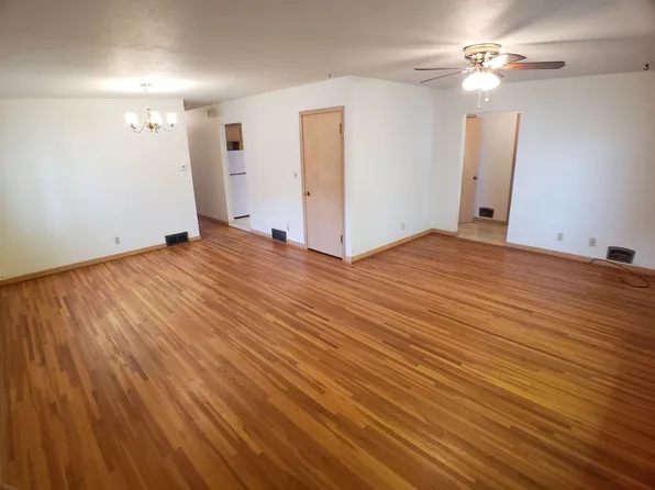 703 E Academy St, Owatonna, MN 55060