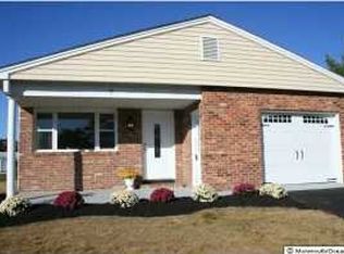 7 Elkton Ct, Toms River, NJ 08757