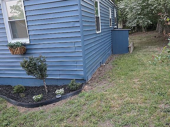 3rd image of 833 Bedenbaugh St