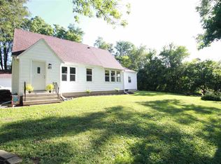 921 Cedar St, Cedar Falls, IA 50613