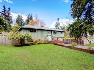 15930 S Sandalwood Rd, Oregon City, OR 97045