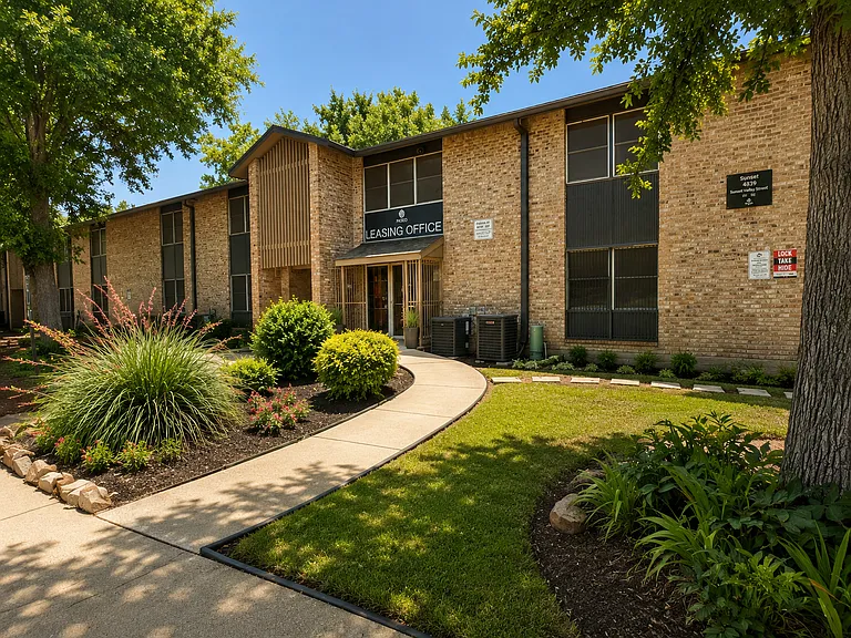 Paseo Apartments — Photo 11