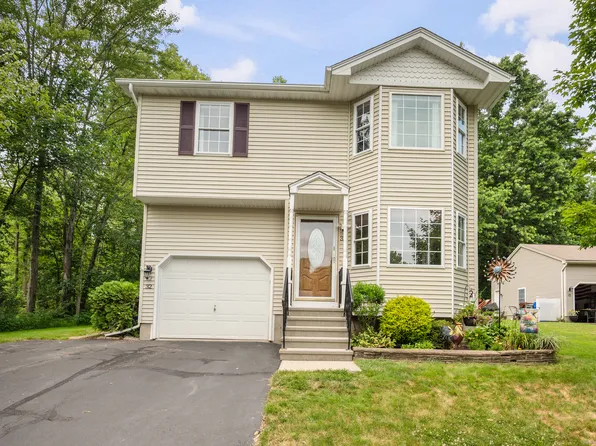 32 Pheasant Hill Drive #32, Enfield, CT 06082