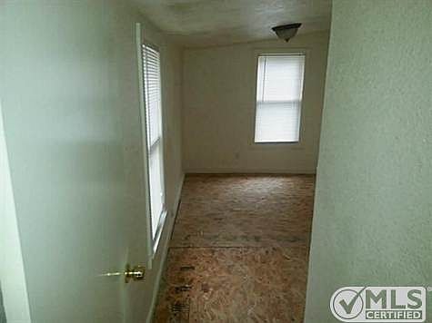 3rd image of 3320 Delaware Trl