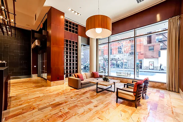 Rented by CORE | media 32