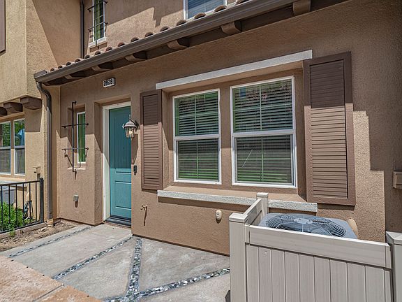 2nd image of 28639 Jardineras Dr