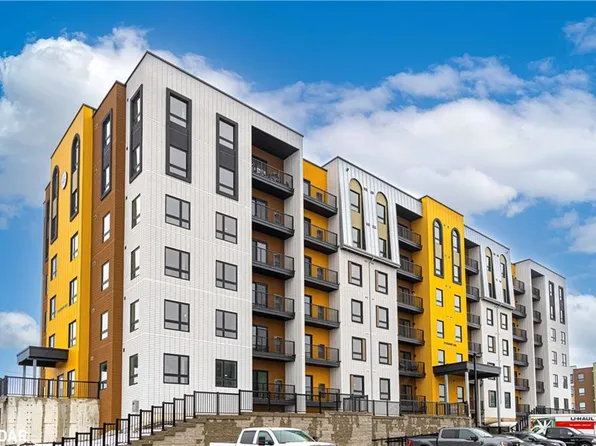 8 Culinary Ln #103, Barrie, ON L9J 0T2