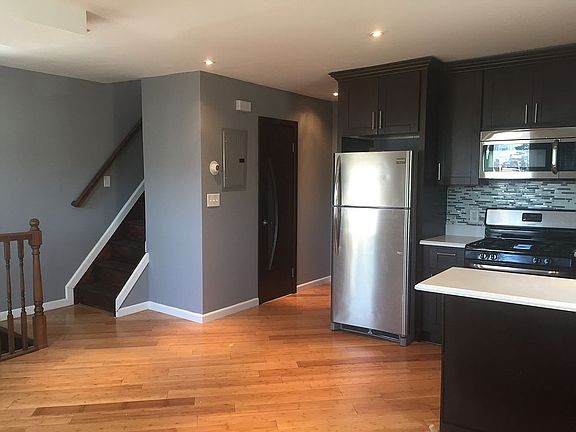 2nd image of 11811 199th St