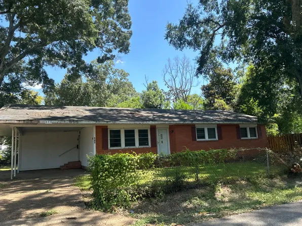 213 Ortego St, Ville Platte, LA 70586