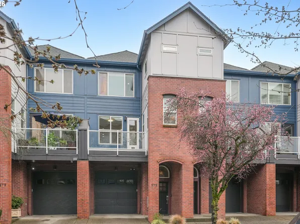 875 N Harbour Dr, Portland, OR 97217