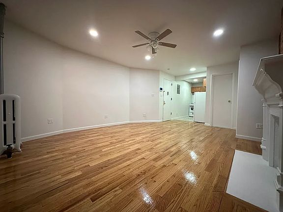 3rd image of 223 W 78th St APT Gf