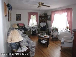 1st image of 600 Wades Ln