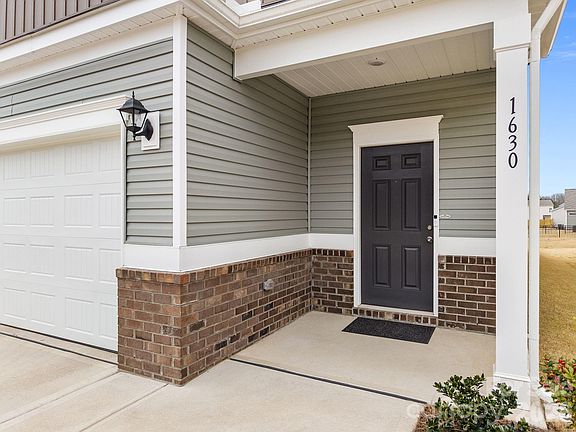 3rd image of 1630 Troon Dr