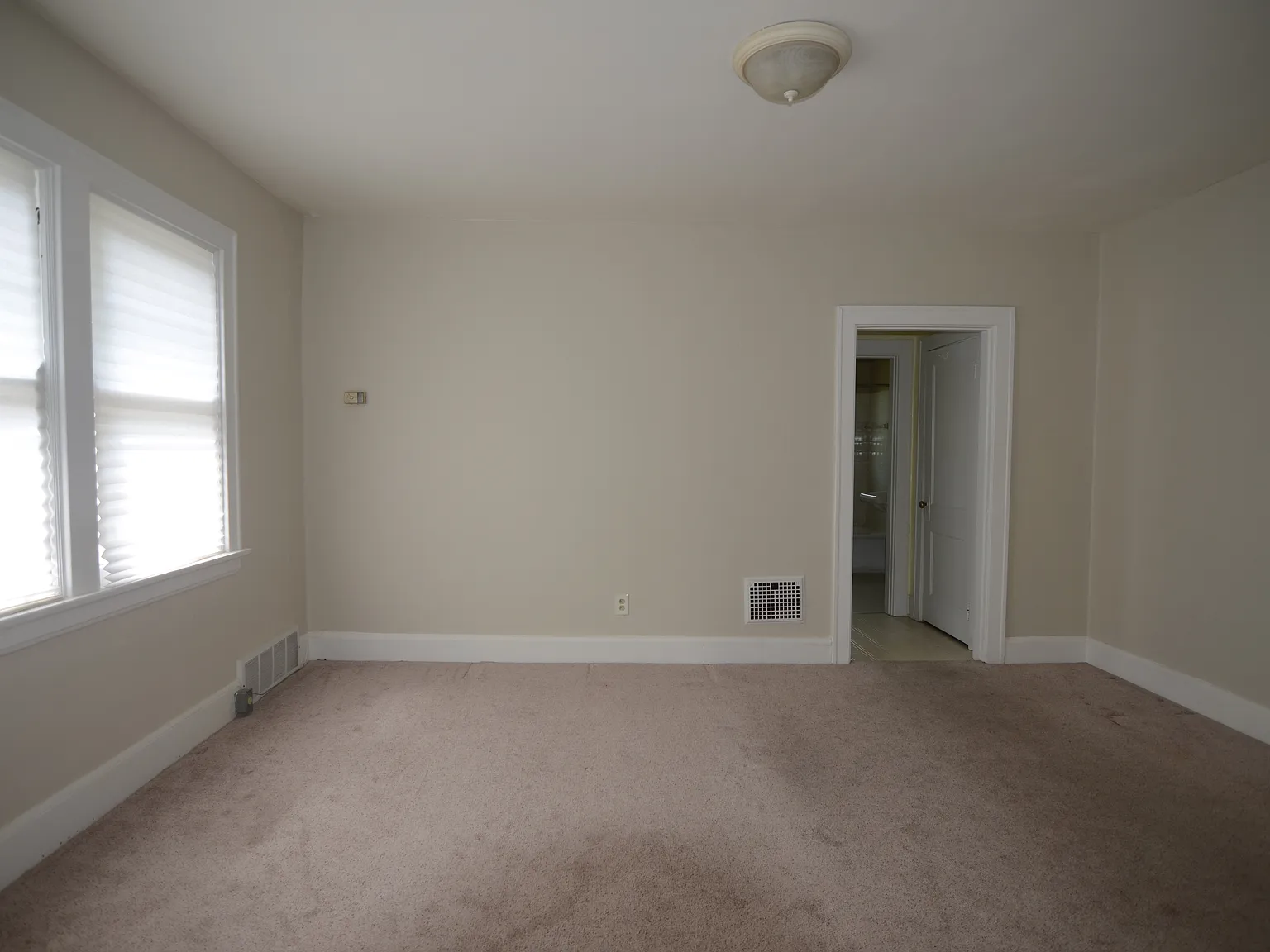 1 bed, 700 sqft, $950 — Photo 3