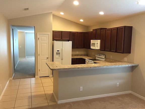 4th image of 10134 Lenox St