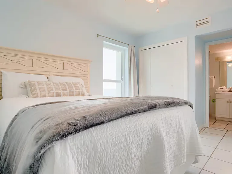 421 E Beach Blvd #450 — Photo 20
