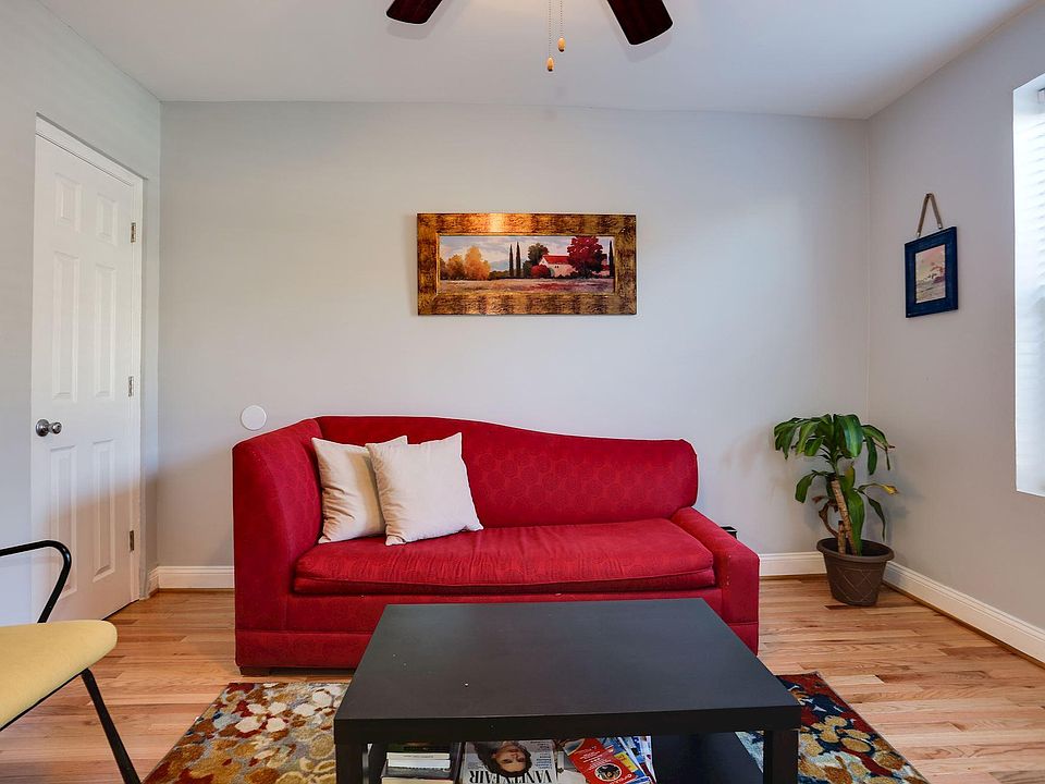 Pull out couch