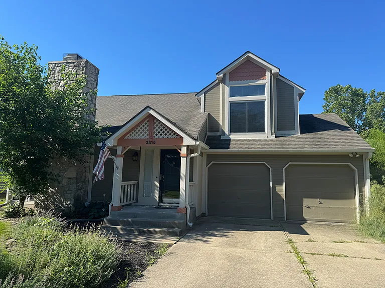 3315 Oak Tree Dr S — Photo 2