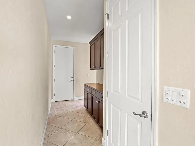 1229 E Via Roma Dr — Photo 25