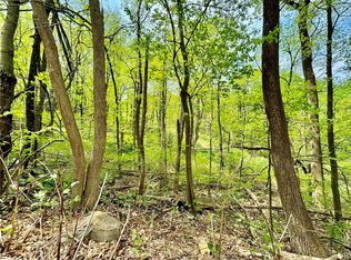 2580 Honeysuckle Rd, Bethlehem, PA 18015