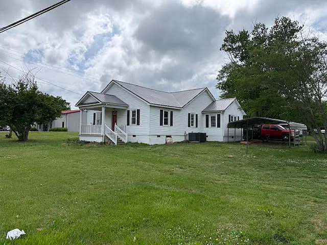 3 bed, 1837 sqft, $1,800 — Photo 1