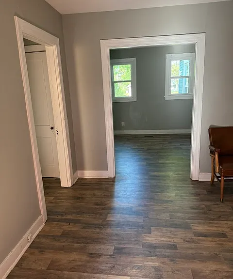 912 S Elm St — Photo 5