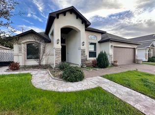 7227 Sylvia Plath Dr, Laredo, TX 78041